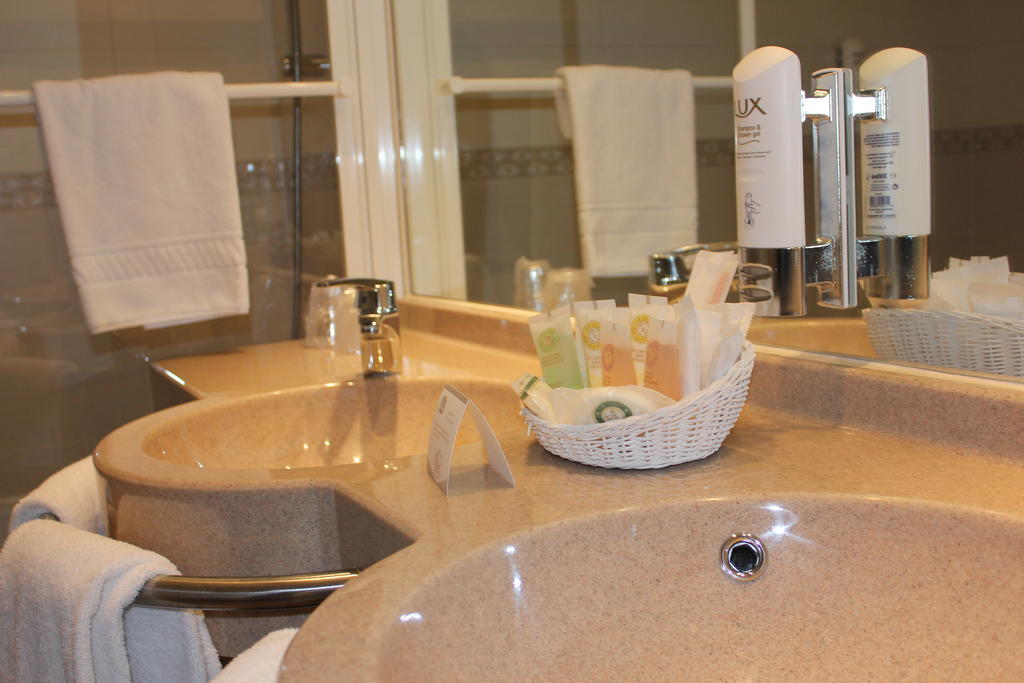 Best Western Plus Hotel Malherbe 캉 객실 사진